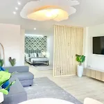 Апартаменти Loft The Ma By Paramount Holidays *